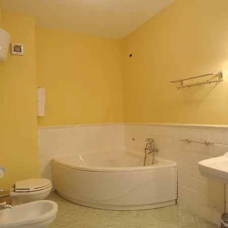 Eliceto & ホテル 4*